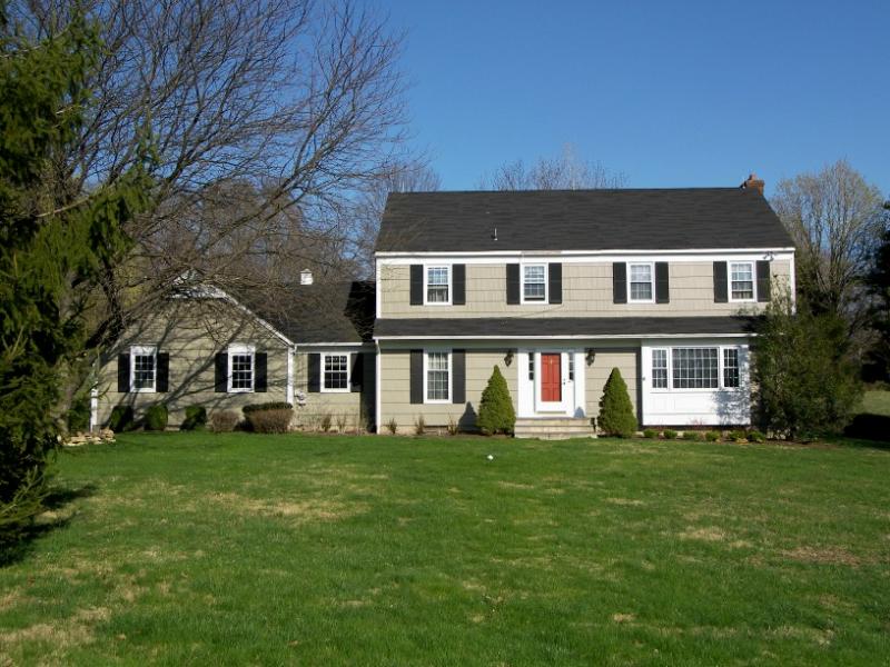 Price Improvement: 5 Allerton Road, Clinton Twp