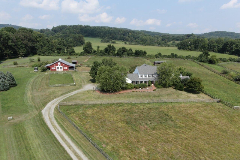 New Listing: 11 Coachman Drive, Union Twp